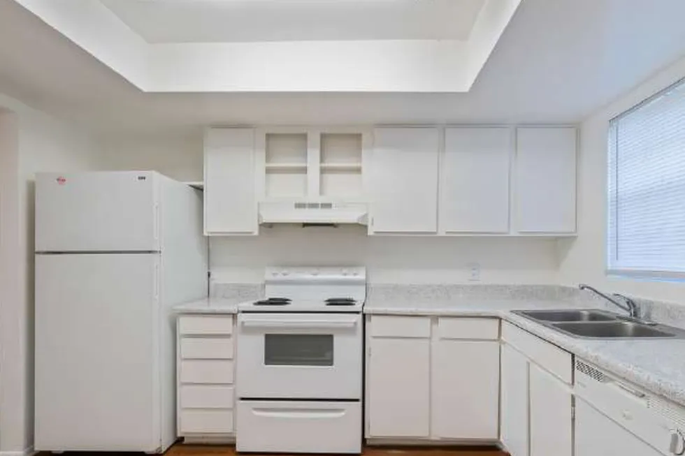 Central_Park_at_East_Bay_kitchen_white